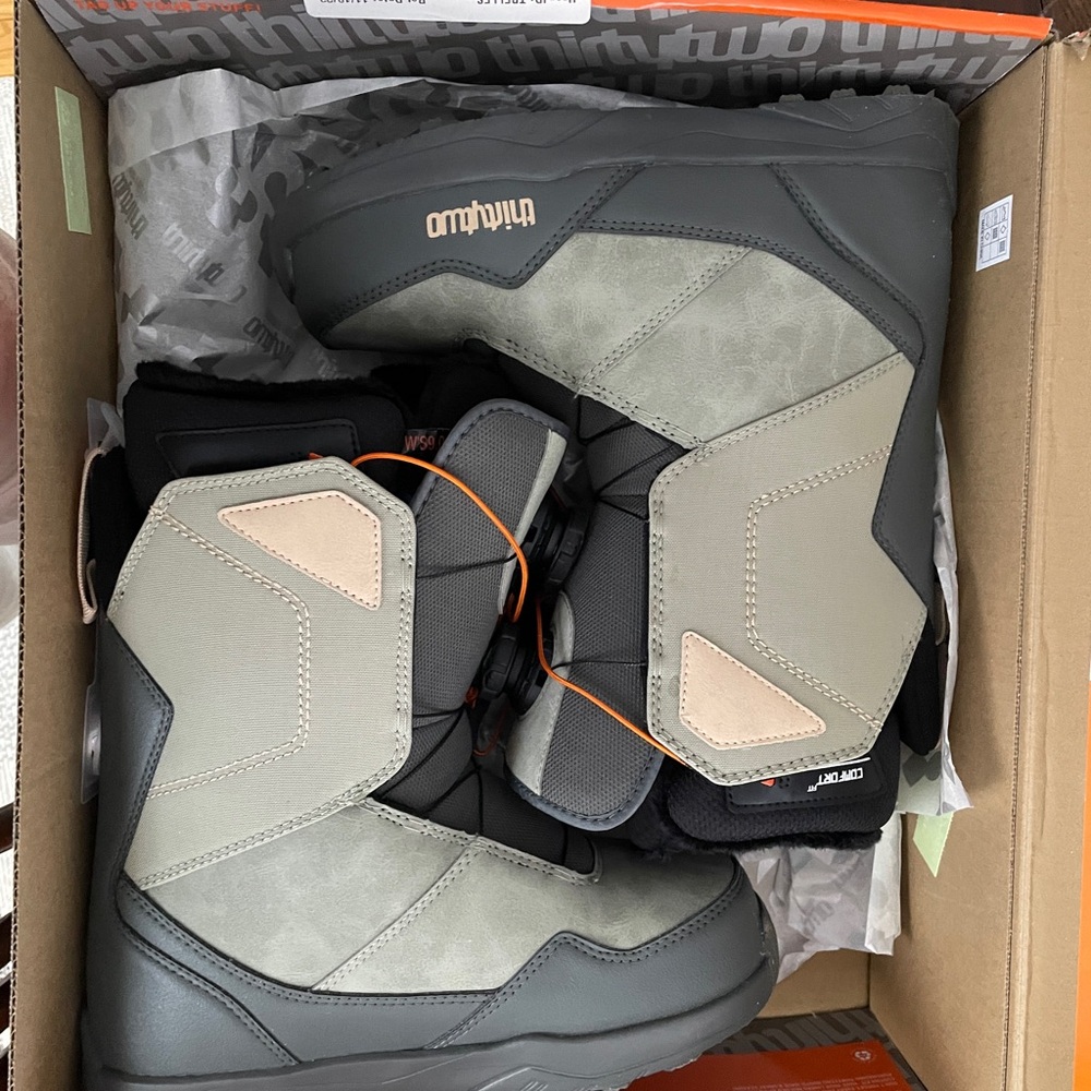 EUC Women’s ThirtyTwo Snowboard Boots